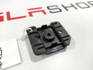 Кронштейн крепления козырька солнцезащитного, ориг. номер 1090081-00-E, Tesla Model 3 2017-2021