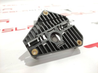 Кронштейн мотора привода люка, ориг. номер 1003242-00-A, Tesla Model S 2012-2016
