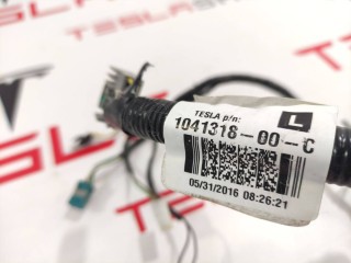 прочая запчасть, ориг. номер 1041318-00-G, Tesla Model S 2012-2016