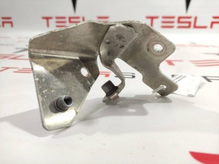 Кронштейн крепления клаксона, ориг. номер 1014399-00-A, 6008607-00-B, Tesla Model S 2012-2016
