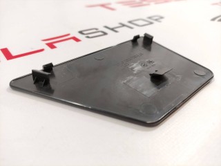 Накладка стойки B, наружная, ориг. номер 1100087-00-D, Tesla Model 3 2017-2021