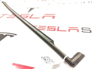 Уплотнитель подъемной задней двери, ориг. номер 1069010-00-C, 1069010-00-B, Tesla Model X 2015-2021