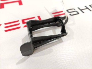 Кронштейн крепления электропроводки, ориг. номер 1004423-91-P, Tesla Model S 2012-2016