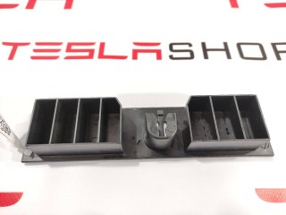 Кронштейн накладки, стойки C, ориг. номер 1002534-08-H, Tesla Model S 2012-2016