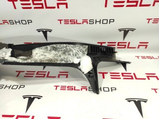 Накладка стойки С, ориг. номер 1008718-08-B, Tesla Model S 2012-2016