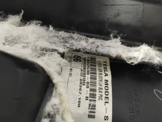 Накладка стойки С, ориг. номер 1002536-08-B, Tesla Model S 2012-2016