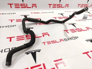 Шланг от насоса охлаждающей жидкости, ориг. номер 1037296-00-C, Tesla Model S 2012-2016