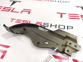 Кронштейн крепления фары и крыла, ориг. номер 1100383-S0-A, 1092305-00-B, Tesla Model 3 2017-2021