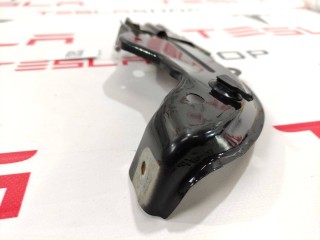 Кронштейн крепления фары и крыла, ориг. номер 1100383-S0-A, 1092305-00-B, Tesla Model 3 2017-2021