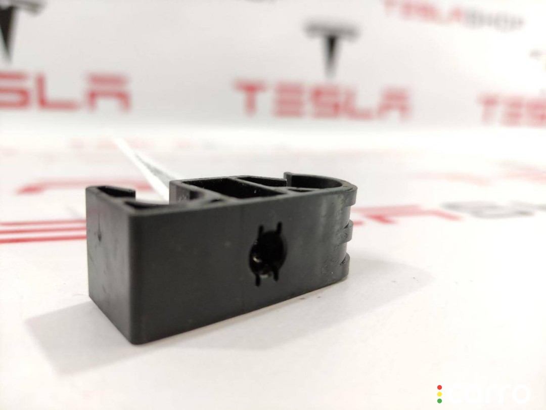 Кронштейн крепления задней дренажной трубки Tesla Model S 2012-2016, 1013843-00-A, фото 3