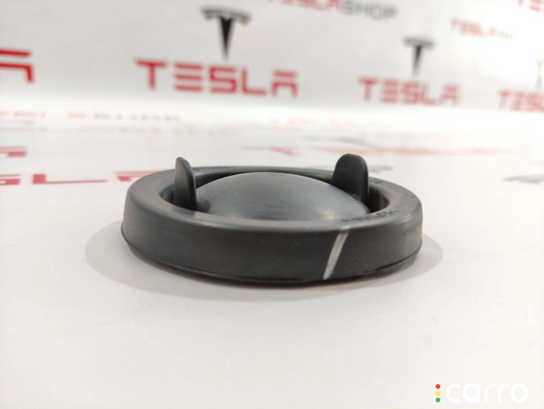 114007 Заглушка резиновая главной фары Tesla Model S 2015г. - фото №2