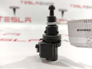 Регулировка главной фары, ориг. номер 6005907-00-D, 6005906-00-D, Tesla Model S 2012-2016