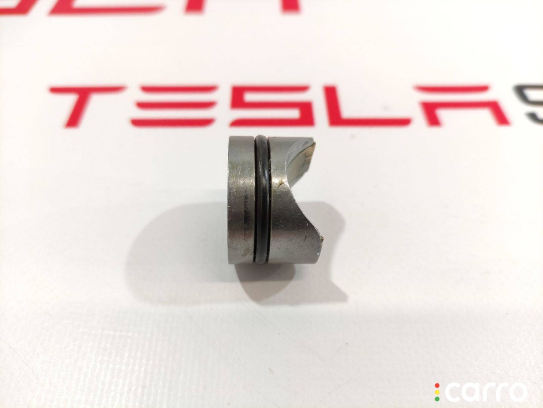 1070801-00-E, 1060801-00-C Лепесток (упор) рулевой рейки Tesla Model S 2016г. - фото №1