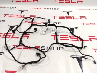 прочая запчасть, ориг. номер 1547266-00-D, Tesla Model Y 2020-2026