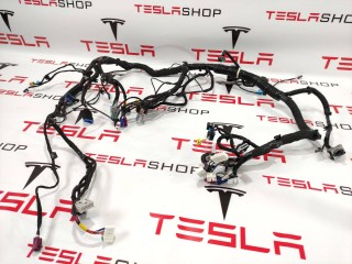 прочая запчасть, ориг. номер 1004422-02-P, Tesla Model S 2012-2016