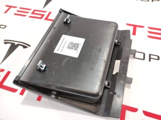 прочая запчасть, ориг. номер 1018893-00-E, 1045057-00-C, Tesla Model X 2015-2021