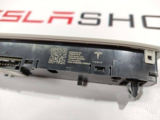 Фонарь подсветки салона, ориг. номер 1092575-91-H, Tesla Model 3 2017-2021