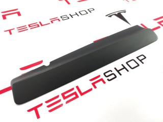 Заглушка салазки сиденья, ориг. номер 1066623-00-D, Tesla Model X 2015-2021