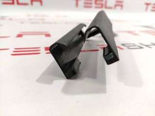 Заглушка салазки сиденья, ориг. номер 1097490-00-C, Tesla Model 3 2017-2021