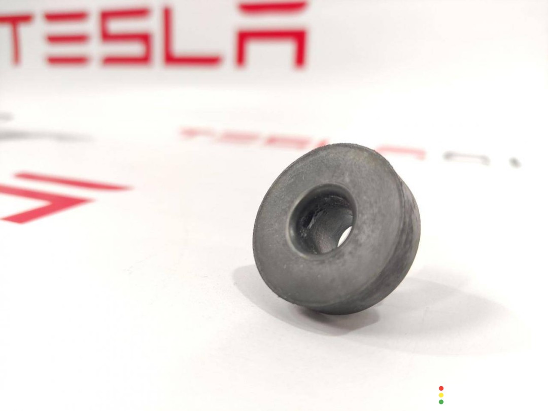 Подушка крепления радиатора Tesla Model S 2012-2016, 1042874-00-A, фото 3