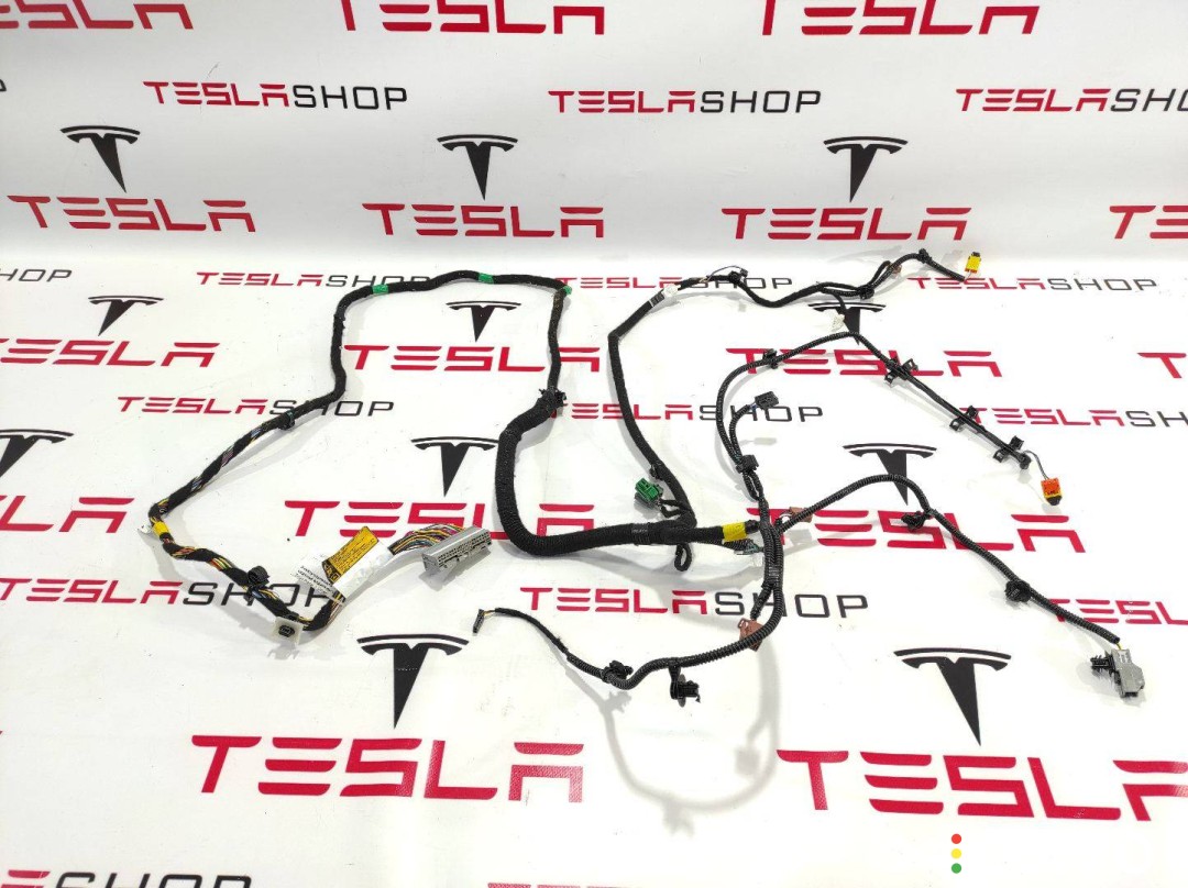 Электропроводка сиденья водительского Tesla Model 3 2017-2021, 1076116-02-C, фото 1