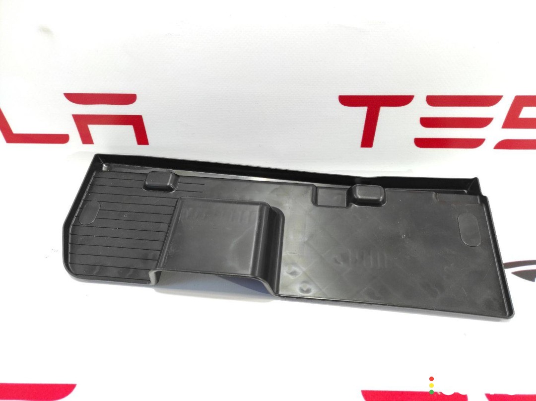 1468367-00-A Крышка бортового компьютера Tesla Model 3 2018г. - фото №3