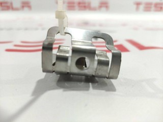 Клипса бокса, ориг. номер 1009509-00-B, Tesla Model S 2012-2016