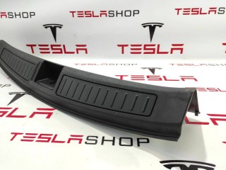Отделка багажника пластик (под замок), ориг. номер 1010824-01-D, Tesla Model S 2012-2016