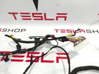 Электропроводка центральной панели, ориг. номер 1067960-00-D, Tesla Model 3 2017-2021