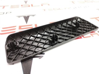 Панель для отдыха ноги водителя, ориг. номер 6005968-00-C, Tesla Model S 2012-2016