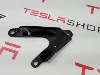 Кронштейн крепления подрамника, ориг. номер 6008489-00-A, Tesla Model S 2012-2016