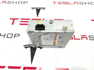 прочая запчасть, ориг. номер 1004787-01-D, 1052323-00-B, Tesla Model X 2015-2021