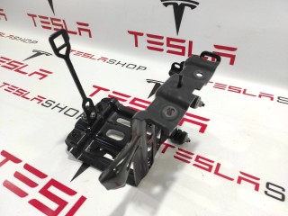 Крепление аккумулятора 12V, ориг. номер 1103710-00-B, 1119120-00-D, Tesla Model 3 2017-2021