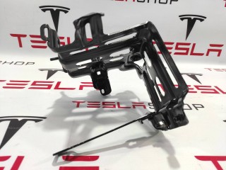 Крепление аккумулятора 12V, ориг. номер 1103710-00-B, 1119120-00-D, Tesla Model 3 2017-2021