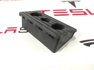 Опора под домкрат (подушка), ориг. номер 1009124-00-C, Tesla Model S 2012-2016