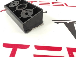 Опора под домкрат (подушка), ориг. номер 1009124-00-C, Tesla Model S 2012-2016