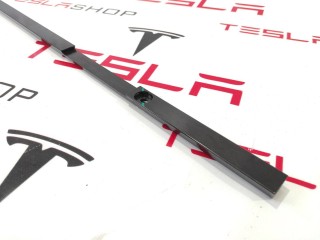прочая запчасть, ориг. номер 1101082-00-P, Tesla Model S 2012-2016