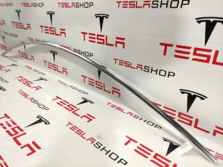 Молдинг кузова боковой, ориг. номер 1083519-00-D, 1083519-00-C, Tesla Model 3 2017-2021