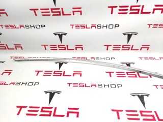 Молдинг кузова боковой, ориг. номер 1083519-00-D, 1083519-00-C, Tesla Model 3 2017-2021