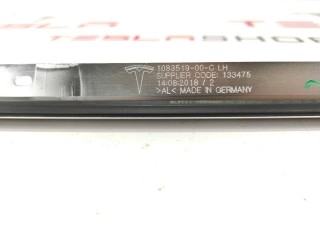 Молдинг кузова боковой, ориг. номер 1083519-00-D, 1083519-00-C, Tesla Model 3 2017-2021