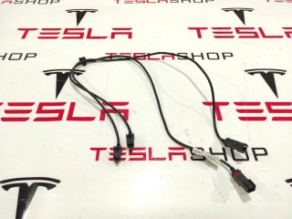 Кабель USB, ориг. номер 1004815-08-B, Tesla Model S 2012-2016