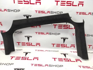 Накладка стекла, подъемной задней двери, ориг. номер 1052333-94-F, Tesla Model X 2015-2021