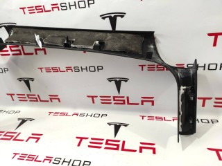 Накладка стекла, подъемной задней двери, ориг. номер 1052333-94-F, Tesla Model X 2015-2021