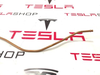 Трубка медная тросика привода люка левая, ориг. номер 6008691-00-E, Tesla Model S 2012-2016