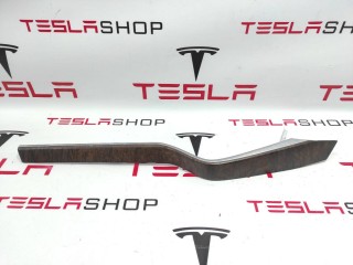 Накладка декоративная обшивки двери, ориг. номер 1035788-09-C, Tesla Model X 2015-2021
