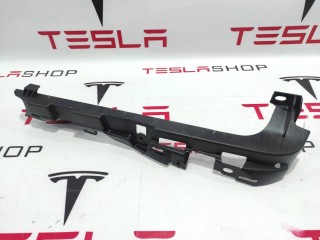 Направляющая панели багажного отделения, ориг. номер 1080708-00-A, Tesla Model X 2015-2021