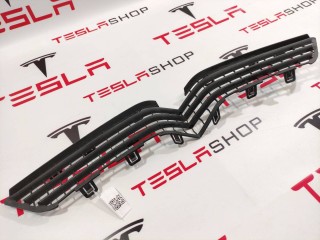 Решётка радиатора бампера переднего, ориг. номер 1050143-00-E, Tesla Model X 2015-2021