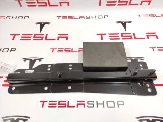 Кронштейн крепления сидений 2-го ряда, ориг. номер 1086166-99-F, Tesla Model X 2015-2021
