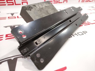 Кронштейн крепления сидений 2-го ряда, ориг. номер 1086166-99-F, Tesla Model X 2015-2021