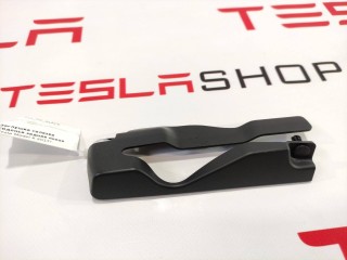 Заглушка салазки сиденья, ориг. номер 1068832-00-A, 1068833-00-A, Tesla Model X 2015-2021